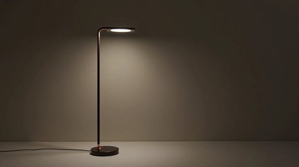 Lampadaire lederam f1 : l'élégance du design italien en lumière