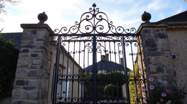 Profitez de nos offres personnalisées pour clotures à Caen